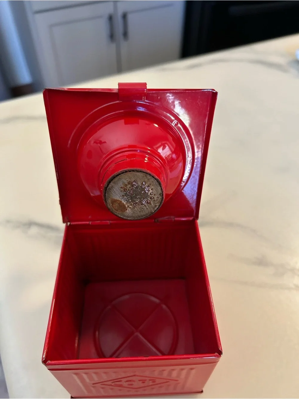 Vintage Red Manual Coffee Grinder - Classic Kitchen Mill